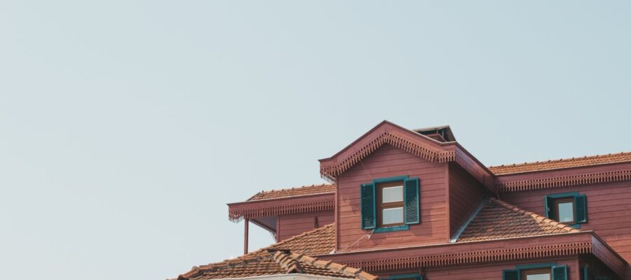 optimisez le confort de votre maison avec une isolation de comble efficace. découvrez nos conseils pour améliorer l'efficacité énergétique, réduire les factures de chauffage et créer un environnement intérieur sain tout en préservant votre espace de vie.