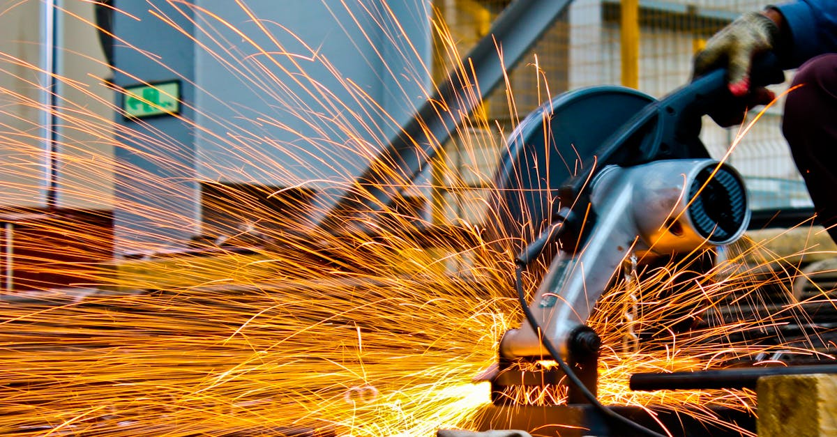 découvrez notre expertise en construction : des projets résidentiels aux bâtiments commerciaux, nous garantissons des réalisations de qualité, respectant les normes et répondant à vos besoins.