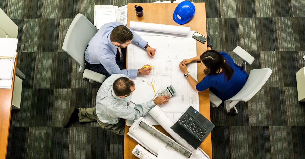 découvrez le rôle essentiel d'un chef de projet dans la gestion et la coordination des équipes pour assurer le succès des projets. apprenez les compétences clés, les outils et les méthodologies utilisées par les chefs de projet pour atteindre les objectifs dans les délais et avec efficacité.