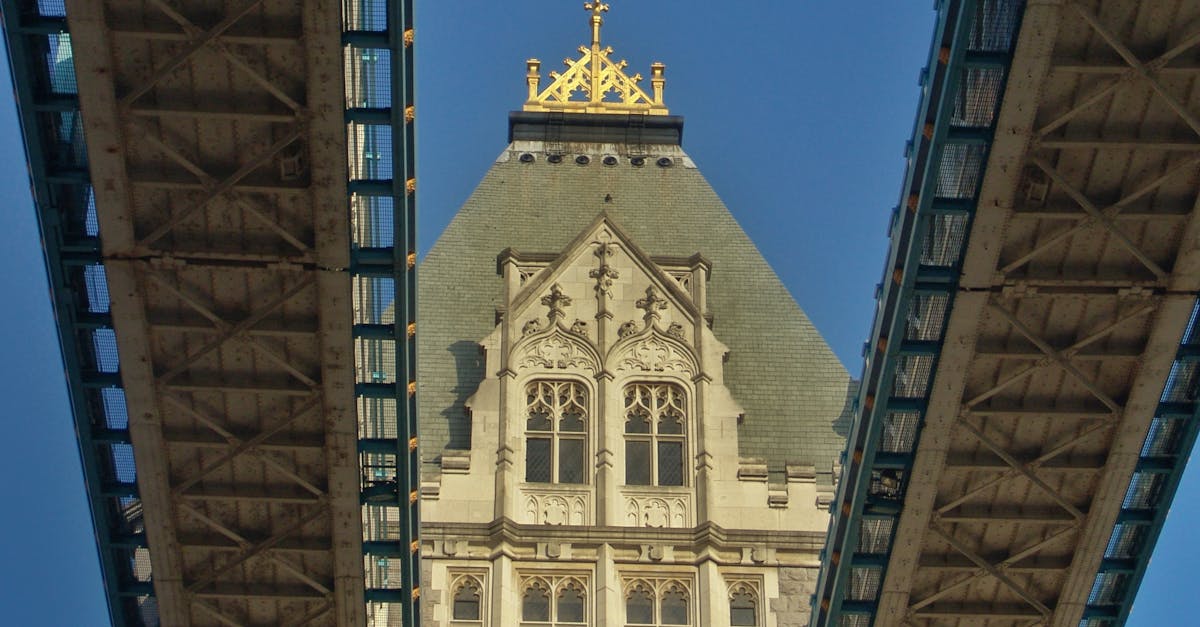 découvrez les principes et les techniques de l'ingénierie structurelle, une discipline essentielle qui allie science et art pour concevoir des structures sûres et durables. explorez les innovations, les défis et les solutions en matière de conception d'édifices, de ponts et d'infrastructures.
