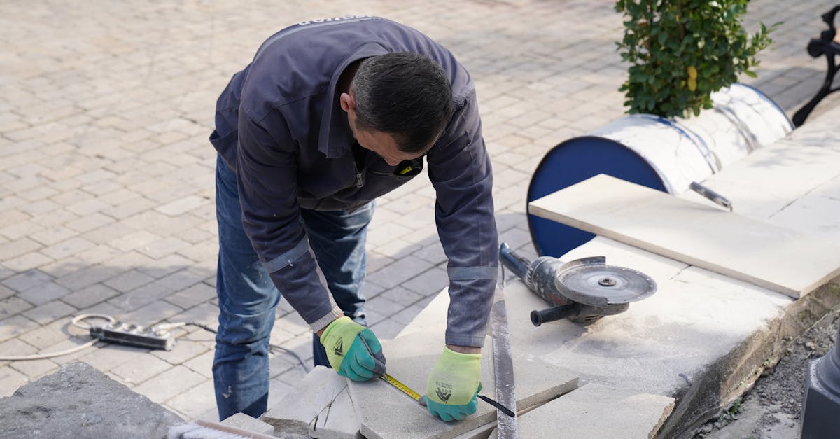 découvrez tout ce qu'il faut savoir sur les délais de construction : étapes clés, facteurs qui influencent la durée, astuces pour respecter le calendrier et optimiser votre projet immobilier.
