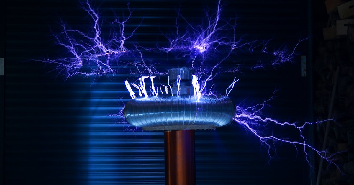 découvrez tout ce qu'il faut savoir sur les normes électriques : définitions, importance pour la sécurité et conformité, conseils pratiques pour les professionnels et les particuliers.