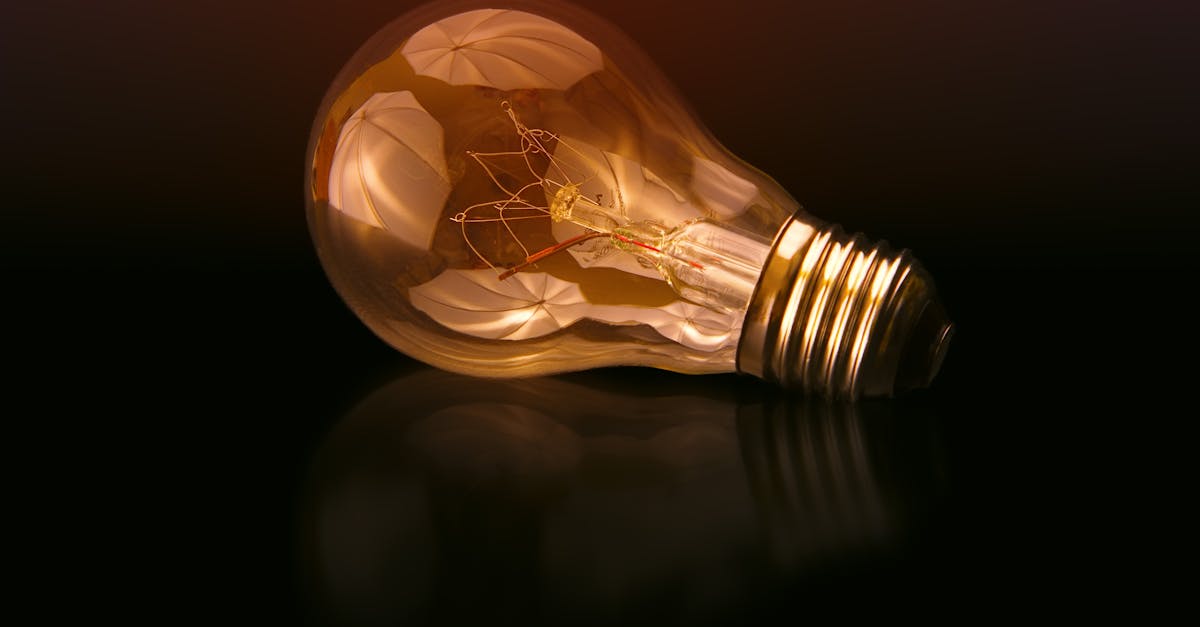 découvrez tout ce qu’il faut savoir sur les normes électriques : définitions, réglementations, bonnes pratiques et conseils pour garantir la sécurité et la conformité de vos installations électriques.