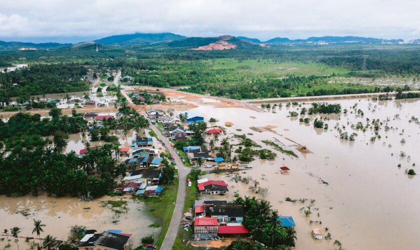 découvrez tout ce qu’il faut savoir sur les zones inondables : définition, risques, prévention, réglementation, et conseils pour protéger votre habitation face aux dangers des inondations.