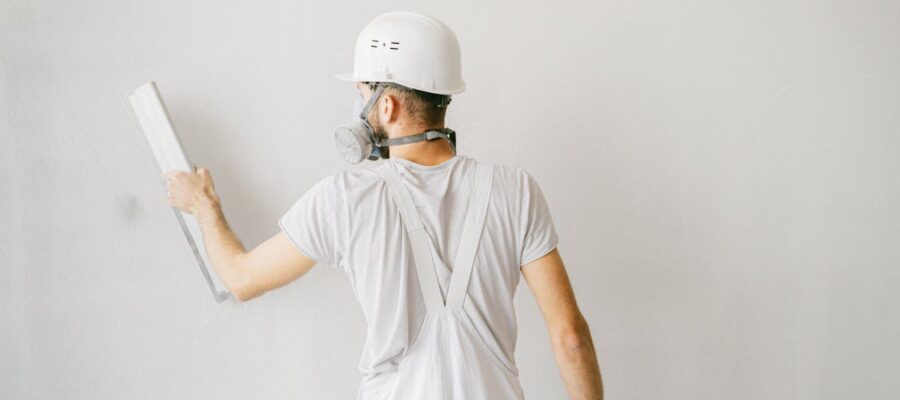 découvrez le plasterboard (plaques de plâtre) : cloisons et plafonds, isolation performante, pose facile, conseils de choix et bonnes pratiques.