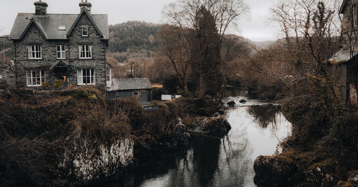 découvrez le charme authentique d'une maison en pierre : robustesse, élégance intemporelle et confort moderne réunis dans une demeure unique. idéal pour un projet immobilier ou une résidence pleine de caractère.