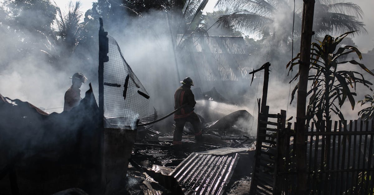 découvrez les principales réglementations en matière de sécurité incendie : obligations légales, normes à respecter et conseils pour protéger efficacement vos locaux contre les risques d’incendie.