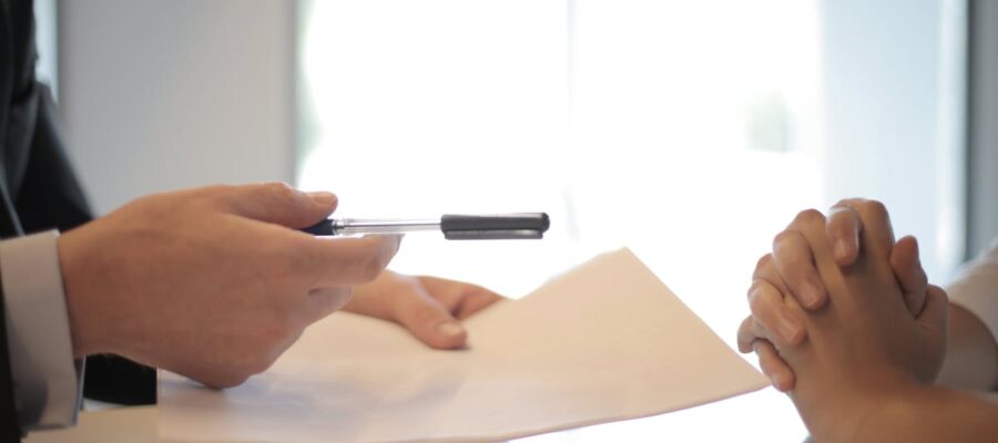 découvrez l'assurance responsabilité civile : protégez-vous contre les dommages causés à autrui, que vous soyez particulier ou professionnel. obtenez toutes les informations sur les garanties, avantages et souscription à une assurance adaptée à vos besoins.