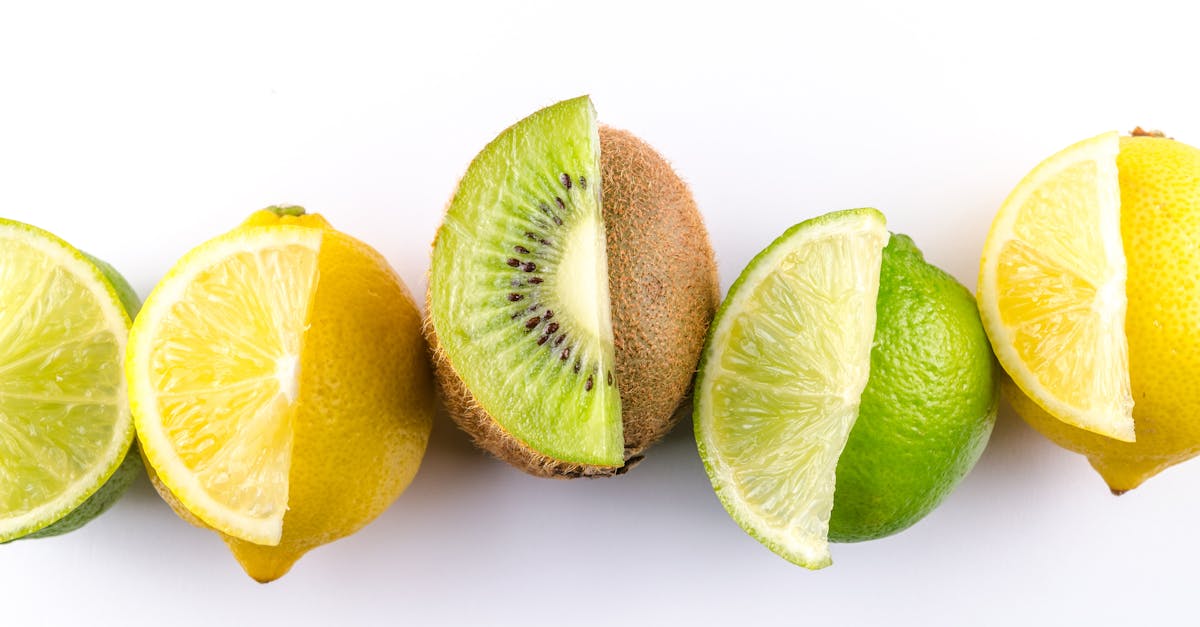 découvrez tout sur le citron vert (lime) : ses bienfaits, ses utilisations en cuisine, ses vertus santé et des idées de recettes rafraîchissantes à base de lime.