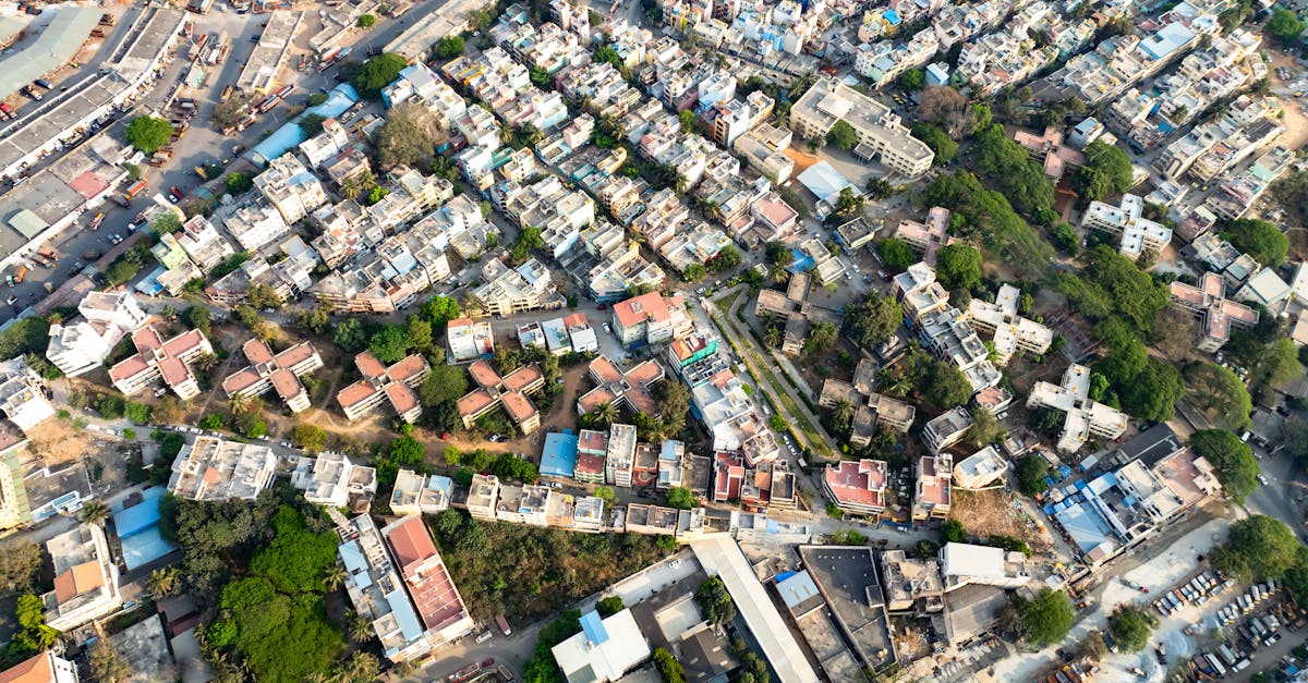 découvrez tout ce qu'il faut savoir sur la planification urbaine locale : enjeux, méthodes, réglementations et conseils pour développer des villes durables et harmonieuses.