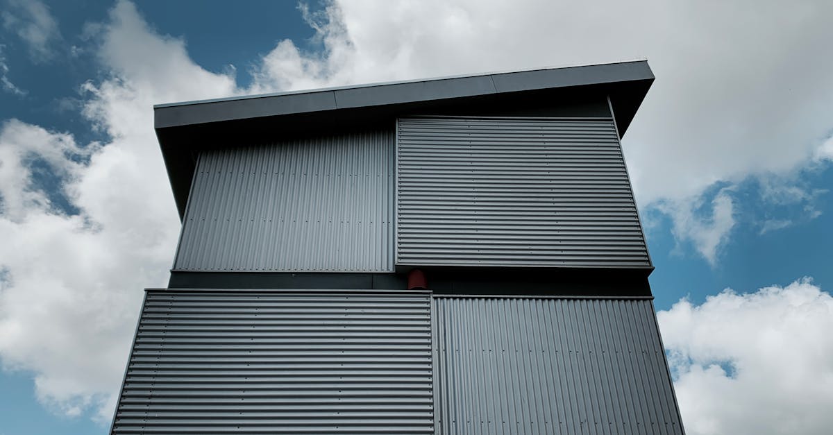 découvrez le bardage métallique : une solution moderne et durable pour la protection et l’esthétique de vos façades, adaptée aux bâtiments résidentiels, commerciaux et industriels.