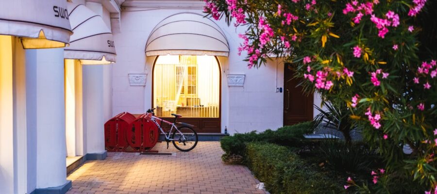 découvrez tout sur le pavage : conseils, techniques et matériaux pour réussir vos aménagements extérieurs. choisissez la solution idéale pour embellir vos allées, terrasses et jardins.