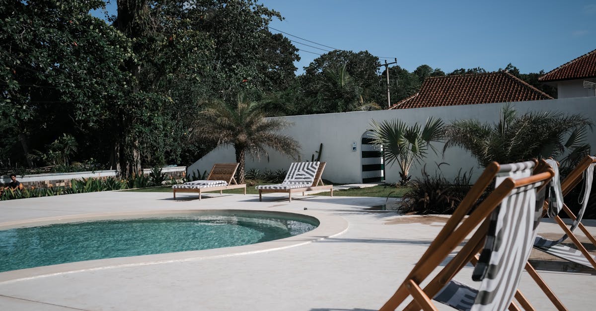 découvrez les principales réglementations à respecter pour une piscine privée : sécurité, entretien, déclarations obligatoires et conseils pour profiter de votre espace aquatique en toute sérénité.