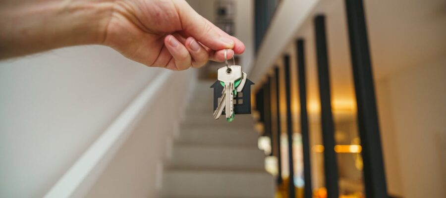 découvrez tout ce qu'il faut savoir sur les contrats immobiliers : types de contrats, clauses importantes, astuces pour négocier et sécuriser vos transactions immobilières en toute sérénité.