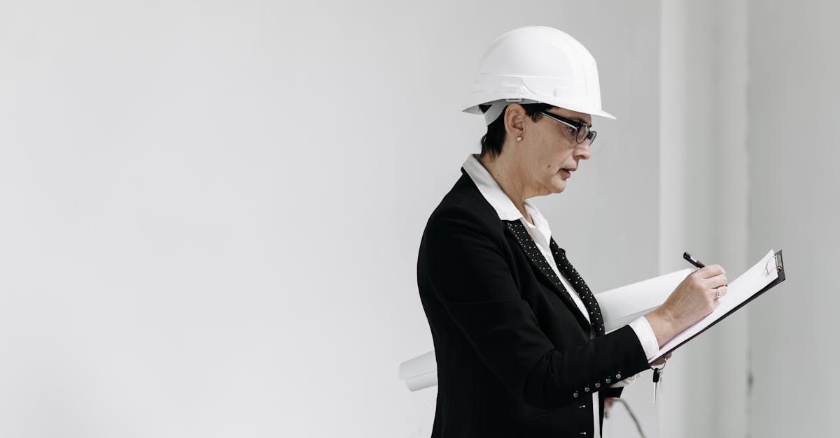 découvrez le rôle essentiel du site manager : ses missions, compétences clés et responsabilités pour assurer la gestion efficace de vos chantiers ou sites industriels. idéal pour recruteurs, professionnels ou étudiants du secteur.