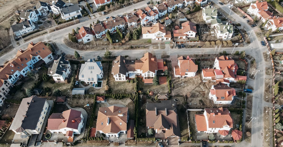 découvrez la signification, les types et l'application du terme subdivision en géographie, urbanisme, droit et autres domaines. explications claires et exemples pour comprendre ce concept essentiel.