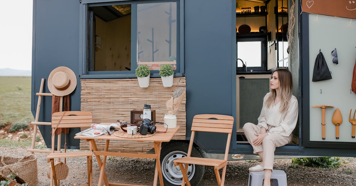 découvrez tout sur les tiny houses : concept, avantages, conseils pour construire ou acheter votre petite maison écologique et fonctionnelle. adoptez un mode de vie minimaliste et économique grâce à la tiny house !