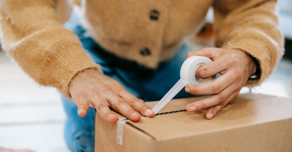 découvrez les principales réglementations à connaître avant de construire une maison conteneur : normes, démarches administratives et conseils pratiques pour votre projet container home.