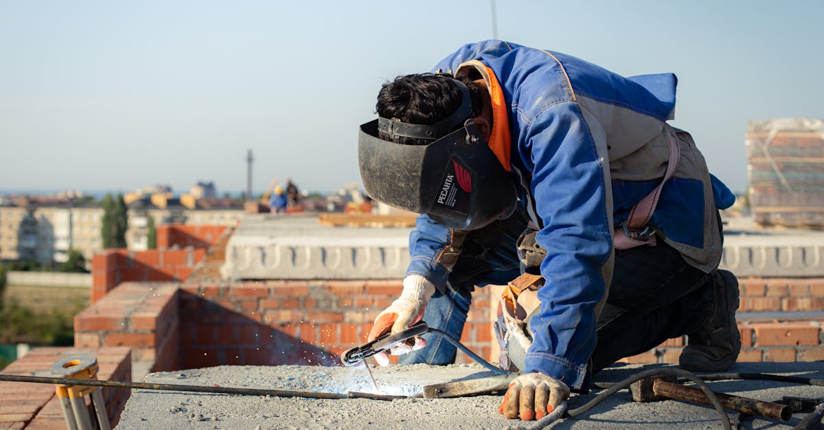 découvrez tout ce qu'il faut savoir sur les travaux de structure, essentiels pour assurer la solidité et la sécurité d'un bâtiment. comprenez les différentes étapes du gros œuvre et l'importance d'une fondation solide pour vos projets de construction.