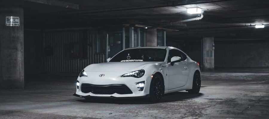découvrez l'univers fascinant des underground garages : des espaces atypiques dédiés à la voiture de collection, la customisation et la culture automobile urbaine. lieu secret, passion et découverte garanties !