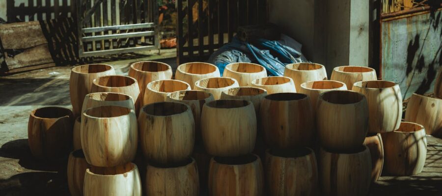 découvrez des conseils pratiques et des astuces pour organiser efficacement votre sous-sol, optimiser l'espace et créer un environnement rangé et fonctionnel.