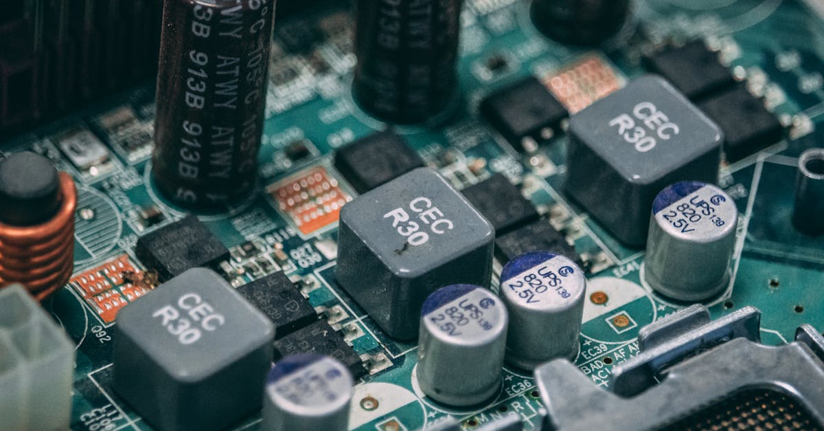 découvrez tout sur le condensateur : fonctionnement, types, applications et conseils pour bien choisir ce composant électronique essentiel.