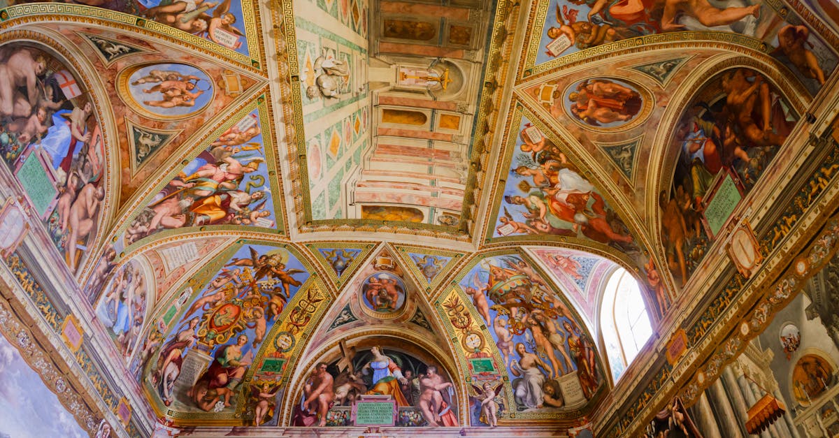 découvrez l'art de la peinture de plafond pour sublimer vos espaces intérieurs avec des designs élégants et personnalisés.