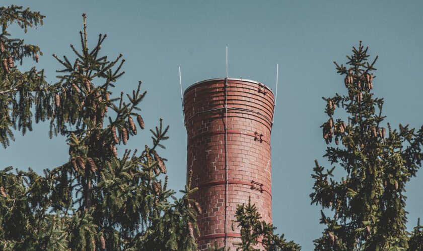 services professionnels d'étanchéité de cheminée pour protéger votre maison contre les fuites et améliorer l'efficacité énergétique.