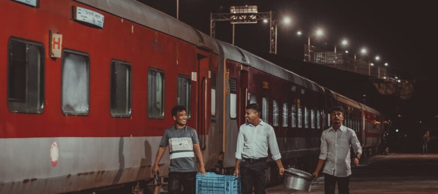 découvrez le contacteur jour/nuit, un dispositif essentiel pour automatiser la gestion électrique entre les périodes diurnes et nocturnes, optimisant ainsi votre consommation d'énergie.