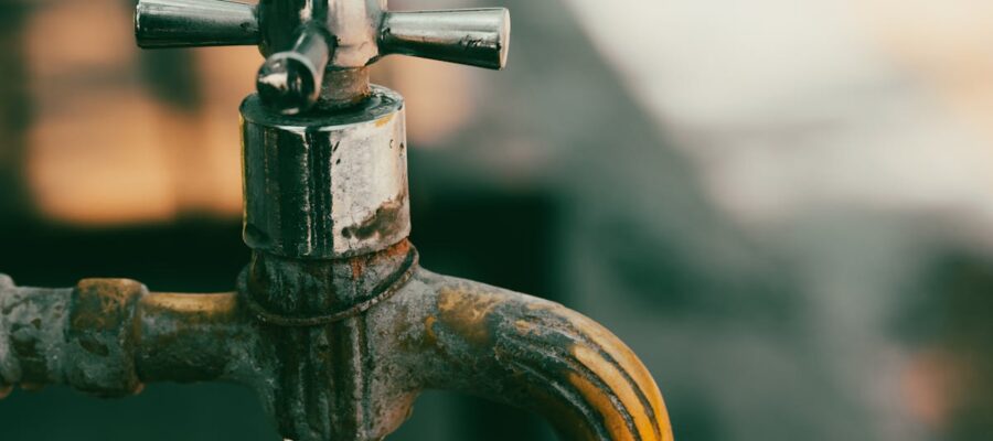 découvrez comment détartrer efficacement votre robinet pour améliorer son débit et prolonger sa durée de vie grâce à nos conseils simples et pratiques.