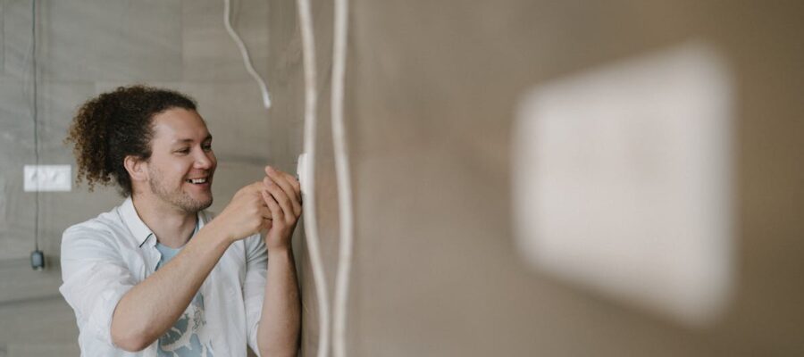 conseils et précautions pour assurer la sécurité des prises électriques dans votre maison et prévenir les accidents.