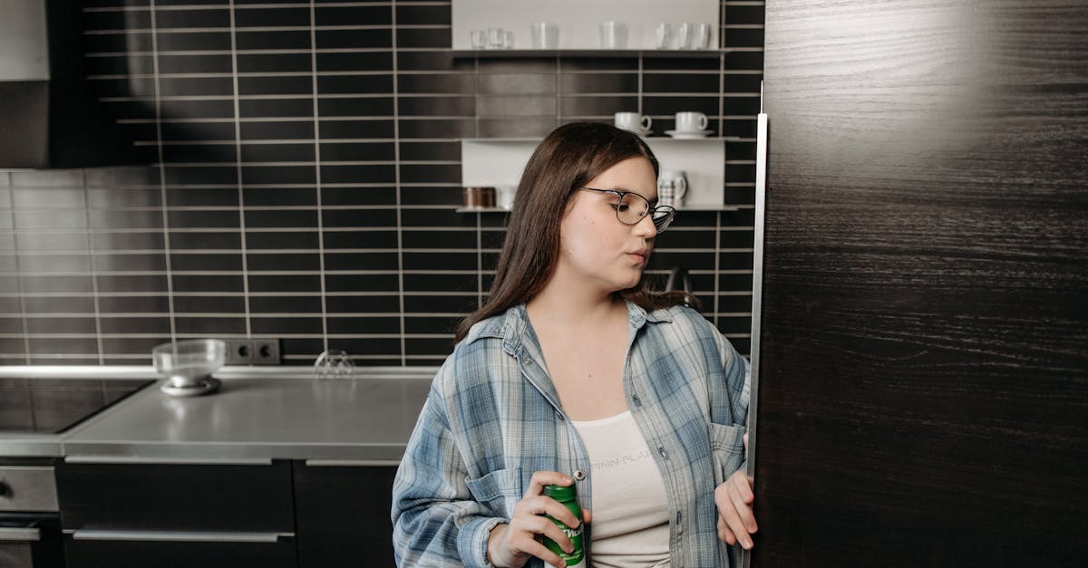 découvrez comment dégivrer efficacement votre congélateur pour maintenir ses performances et prolonger sa durée de vie. suivez nos conseils simples et rapides pour un dégivrage réussi.