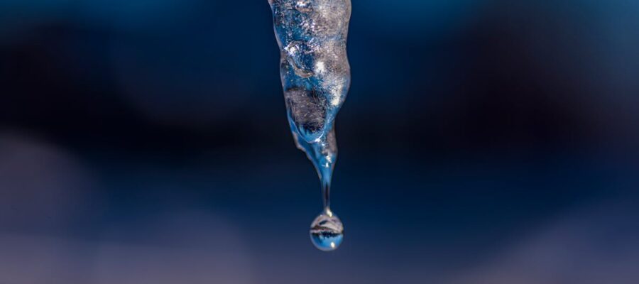 découvrez nos conseils pratiques pour dégivrer votre congélateur rapidement et efficacement, afin de préserver la qualité de vos aliments et économiser de l'énergie.