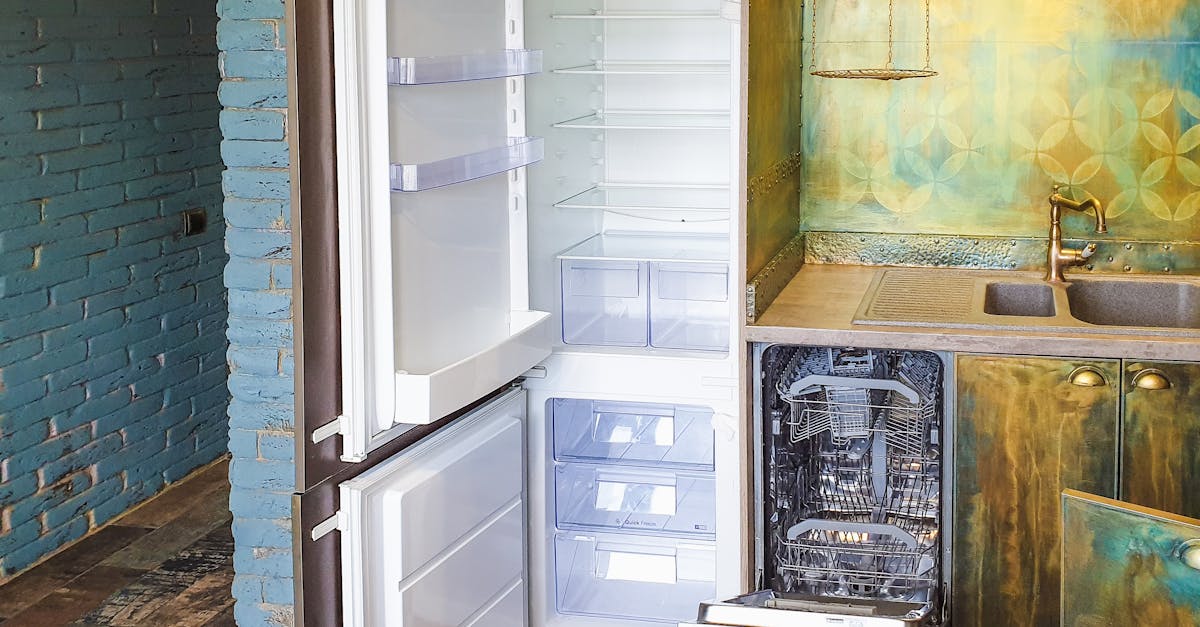 découvrez les causes courantes lorsque votre congélateur ne refroidit pas et apprenez comment résoudre ce problème rapidement pour conserver vos aliments en toute sécurité.