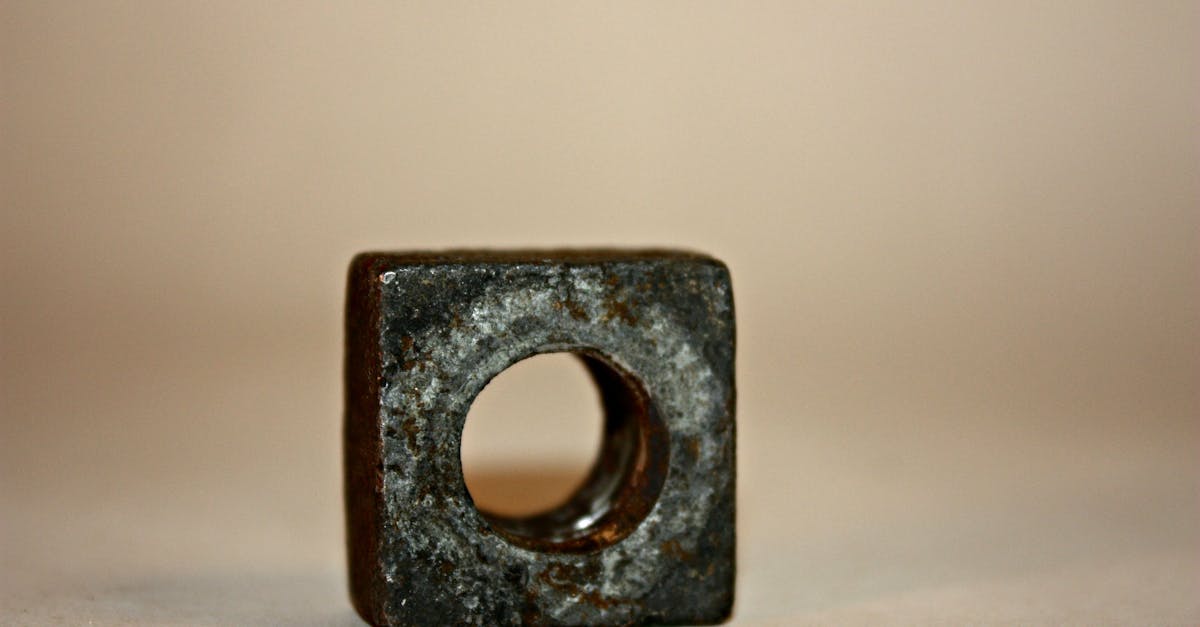 découvrez notre sélection de joints d'étanchéité de haute qualité, conçus pour assurer une isolation parfaite et prévenir les fuites dans vos installations industrielles et domestiques.