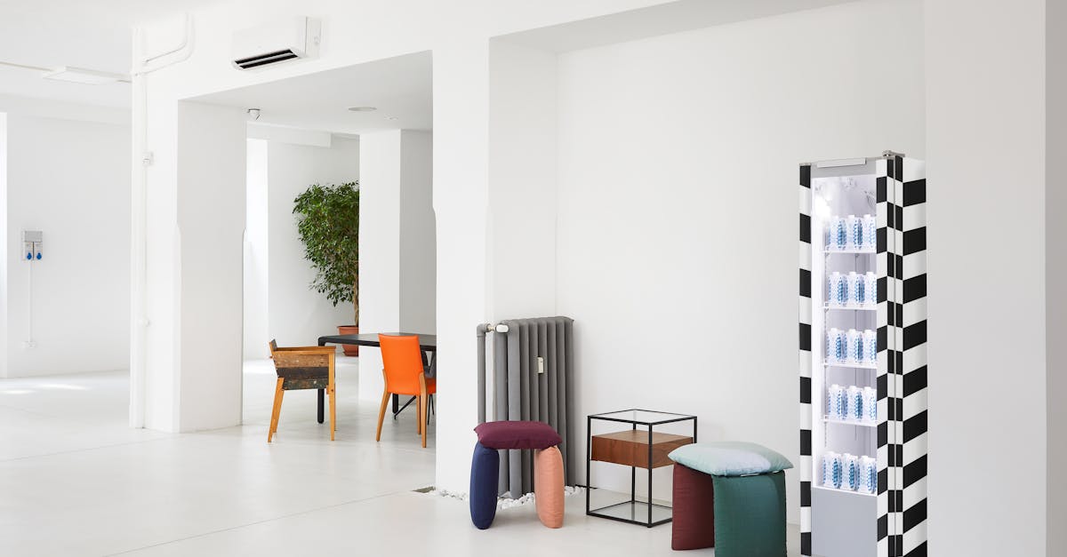 découvrez des idées et conseils pour optimiser l'agencement de votre hall d'entrée afin de maximiser l'espace et créer un accueil chaleureux.