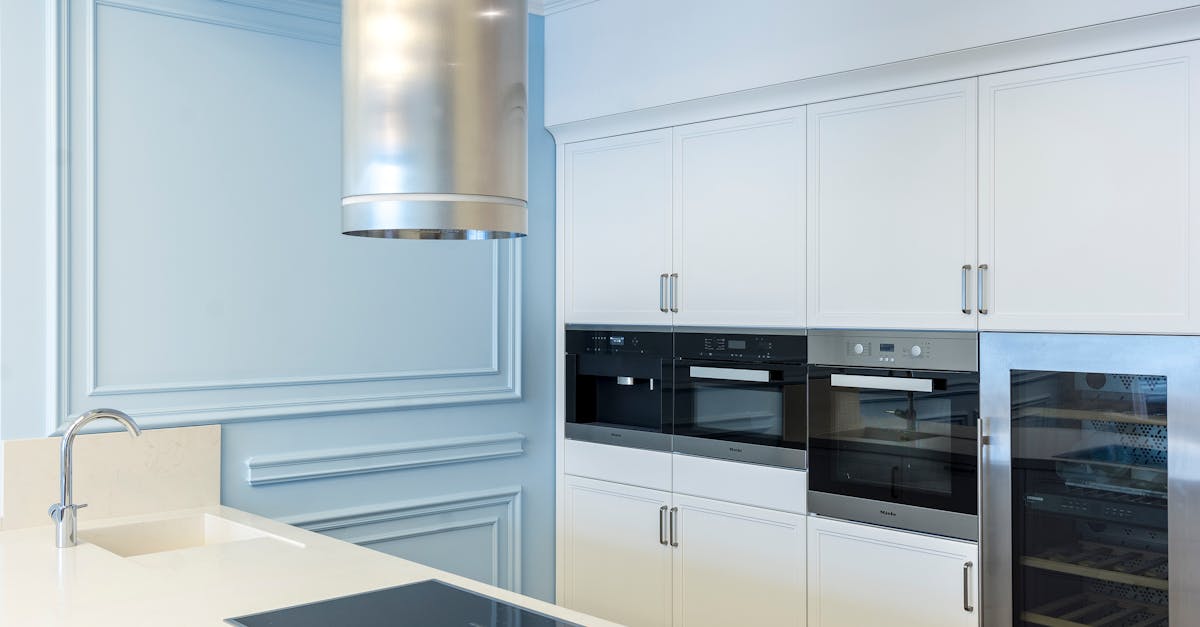 découvrez la liste complète des codes d'erreur pour plaque à induction et apprenez à les identifier afin de résoudre rapidement les problèmes courants.