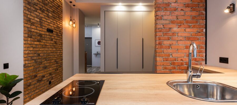 découvrez la signification des codes d'erreur pour les plaques à induction et apprenez comment résoudre les problèmes courants rapidement et efficacement.