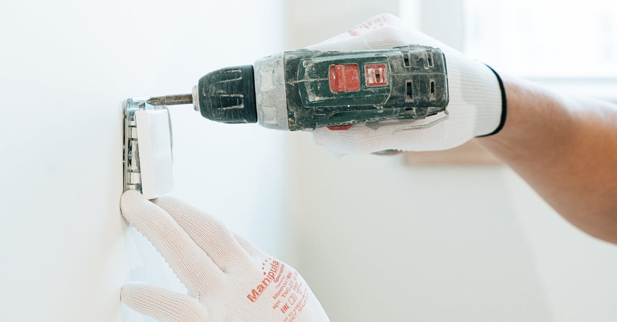 apprenez à installer une prise électrique en toute sécurité grâce à notre guide étape par étape, adapté aux débutants et aux bricoleurs expérimentés.