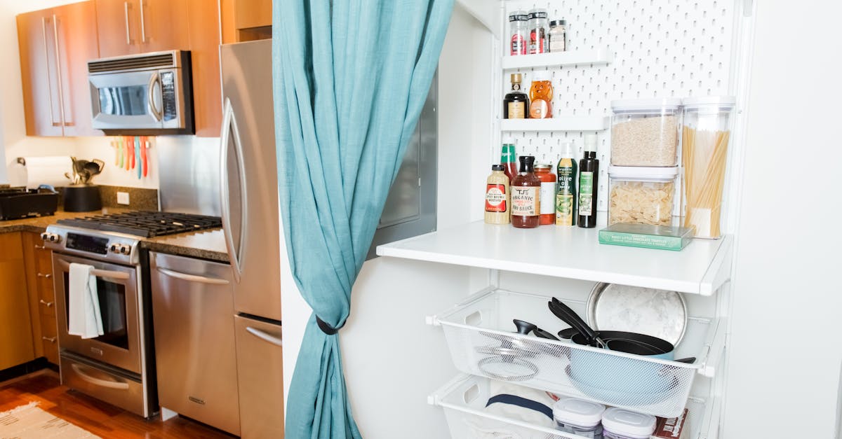 optimisez l'organisation de votre garde-manger avec des conseils pratiques et des solutions de rangement efficaces pour une cuisine bien ordonnée.