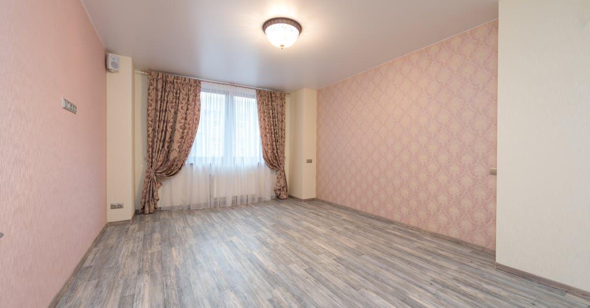 découvrez nos conseils et astuces efficaces pour nettoyer vos papiers peints et restaurer leur éclat sans les abîmer.