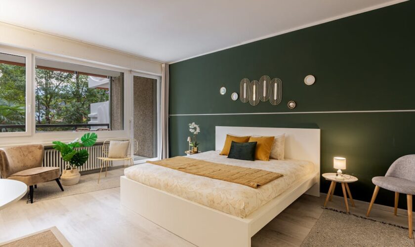 découvrez comment aménager et créer une chambre dans votre salon pour optimiser l'espace et allier confort et fonctionnalité.