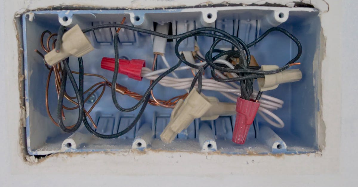 découvrez la signification des couleurs des fils électriques pour une installation sûre et conforme aux normes. guide complet des codes couleur électrique.